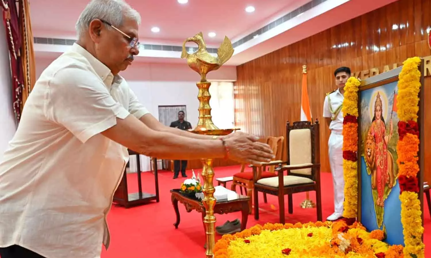 രാജ്ഭവനിലെ ഭാരതാംബ വിവാദം: ഗവർണർക്കെതിരെ രാഷ്ട്രപതിക്ക് പരാതി