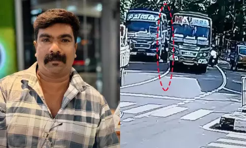 കോഴിക്കോട്ട് സ്വകാര്യ ബസുകൾക്കിടയിൽപ്പെട്ട് ബൈക്ക് യാത്രികന് ദാരുണാന്ത്യം