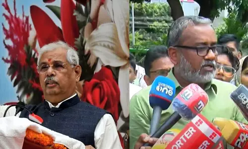 പരിസ്ഥിതിദിന പരിപാടിയിൽ ഭാരതാംബയുടെ ചിത്രത്തിൽ പുഷ്പാർച്ചന നടത്തണമെന്ന് രാജ്ഭവൻ; സാധ്യമല്ലെന്ന് സർക്കാർ