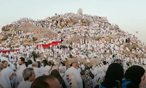 Arafat gathering begins Arafat gathering begins