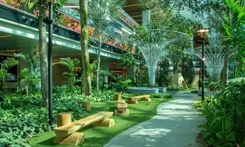 പ്രകൃതിയോടും ഇതര ജീവജാലങ്ങളോടും കരുതല്‍ വേണമെന്ന ഓര്‍മപ്പെടുത്തലുമായി ഖത്തറിലെ ഹമദ് വിമാനത്താവളം