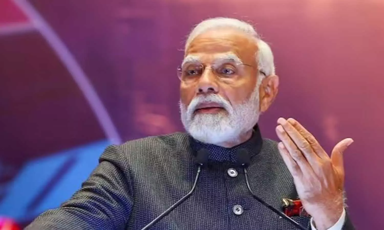 ജമ്മുകാശ്മീരിലെ വികസനം തടസപ്പെടുത്താന്‍ ആരെയും അനുവദിക്കില്ല ജമ്മു കശ്മീരിലെ യുവത്വം തീവ്രവാദത്തിന് തക്ക മറുപടി നല്‍കുമെന്ന് പ്രധാനമന്ത്രി