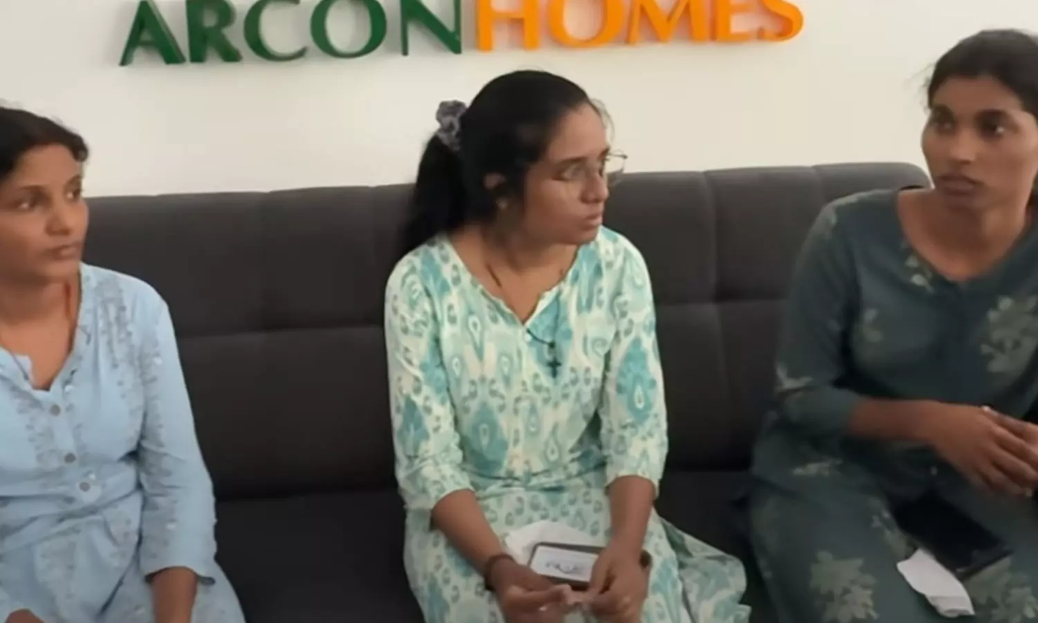 ദിയ കൃഷ്ണയുടെ സ്ഥാപനത്തിലെ സാമ്പത്തിക ക്രമക്കേട്, തട്ടിപ്പ് സമ്മതിച്ച് ജീവനക്കാർ; വീഡിയോ പുറത്തുവിട്ട് ജി. കൃഷ്ണകുമാറിന്റെ ഭാര്യ