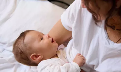 മുലപ്പാല് തൊണ്ടയില് കുടുങ്ങി എട്ടുമാസം പ്രായമുള്ള കുഞ്ഞ് മരിച്ചു മുലപ്പാല് തൊണ്ടയില് കുടുങ്ങി എട്ടുമാസം പ്രായമുള്ള കുഞ്ഞ് മരിച്ചു