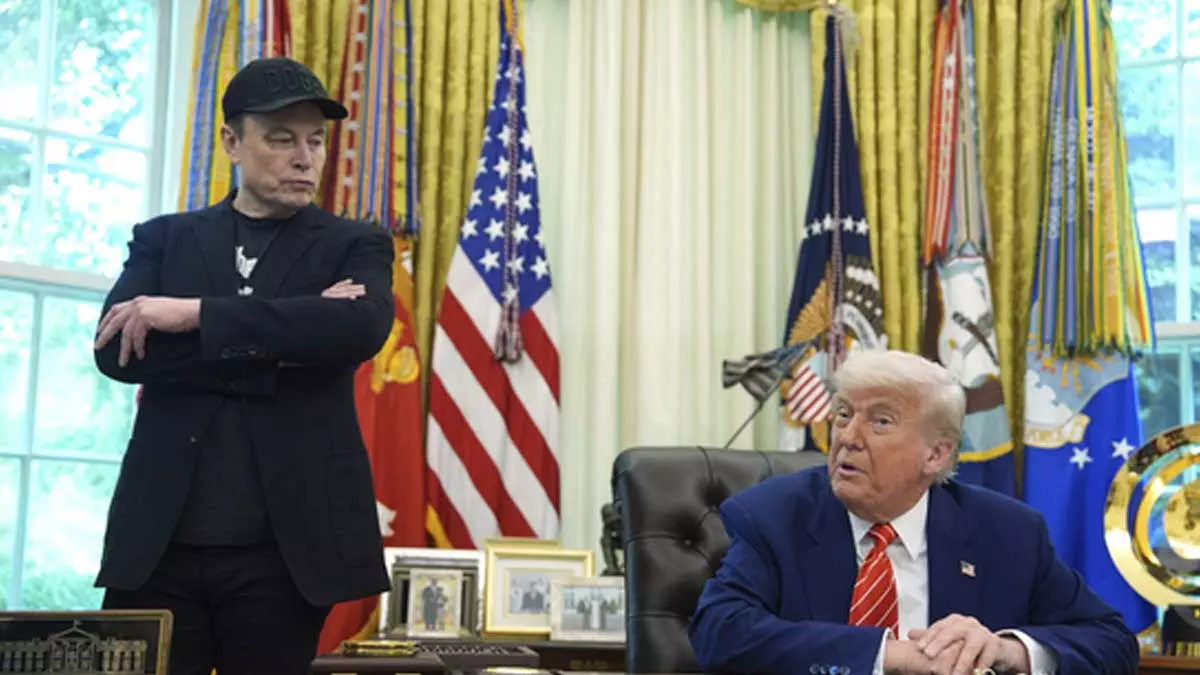 ഗുരുതരമായ പ്രത്യാഘാതങ്ങള് നേരിടേണ്ടിവരും; ഇലോണ് മസ്കിന് മുന്നറിയിപ്പുമായി ഡോണാള്ഡ് ട്രംപ് ഗുരുതരമായ പ്രത്യാഘാതങ്ങള് നേരിടേണ്ടിവരും; ഇലോണ് മസ്കിന് മുന്നറിയിപ്പുമായി ഡോണാള്ഡ് ട്രംപ്