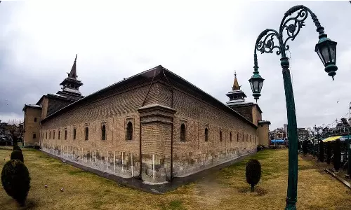 തുടർച്ചയായ ഏഴാം വർഷവും ശ്രീനഗർ ജമാ മസ്ജിദിൽ ഈദ് പ്രാർത്ഥനക്ക് അനുവാദം നിഷേധിച്ച് അധികൃതർ