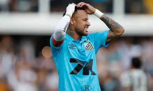 ബ്രസീലിയൻ സൂപ്പർ താരം നെയ്മറിന് കോവിഡ് സ്ഥിരീകരിച്ചു