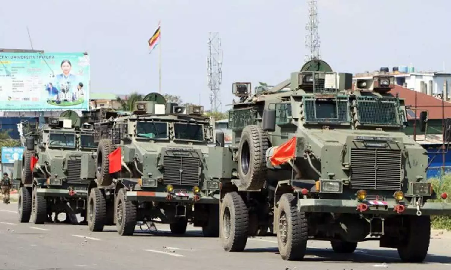 സംഘർഷാവസ്ഥ തുടരുന്ന മണിപ്പൂർ അതീവ ജാഗ്രതയിൽ. പ്രശ്നബാധിത മേഖലകളിൽ കൂടുതൽ കേന്ദ്രസേനയെ വിന്യസിക്കും സംഘർഷാവസ്ഥ തുടരുന്ന മണിപ്പൂർ അതീവ ജാഗ്രതയിൽ. പ്രശ്നബാധിത മേഖലകളിൽ കൂടുതൽ കേന്ദ്രസേനയെ വിന്യസിക്കും