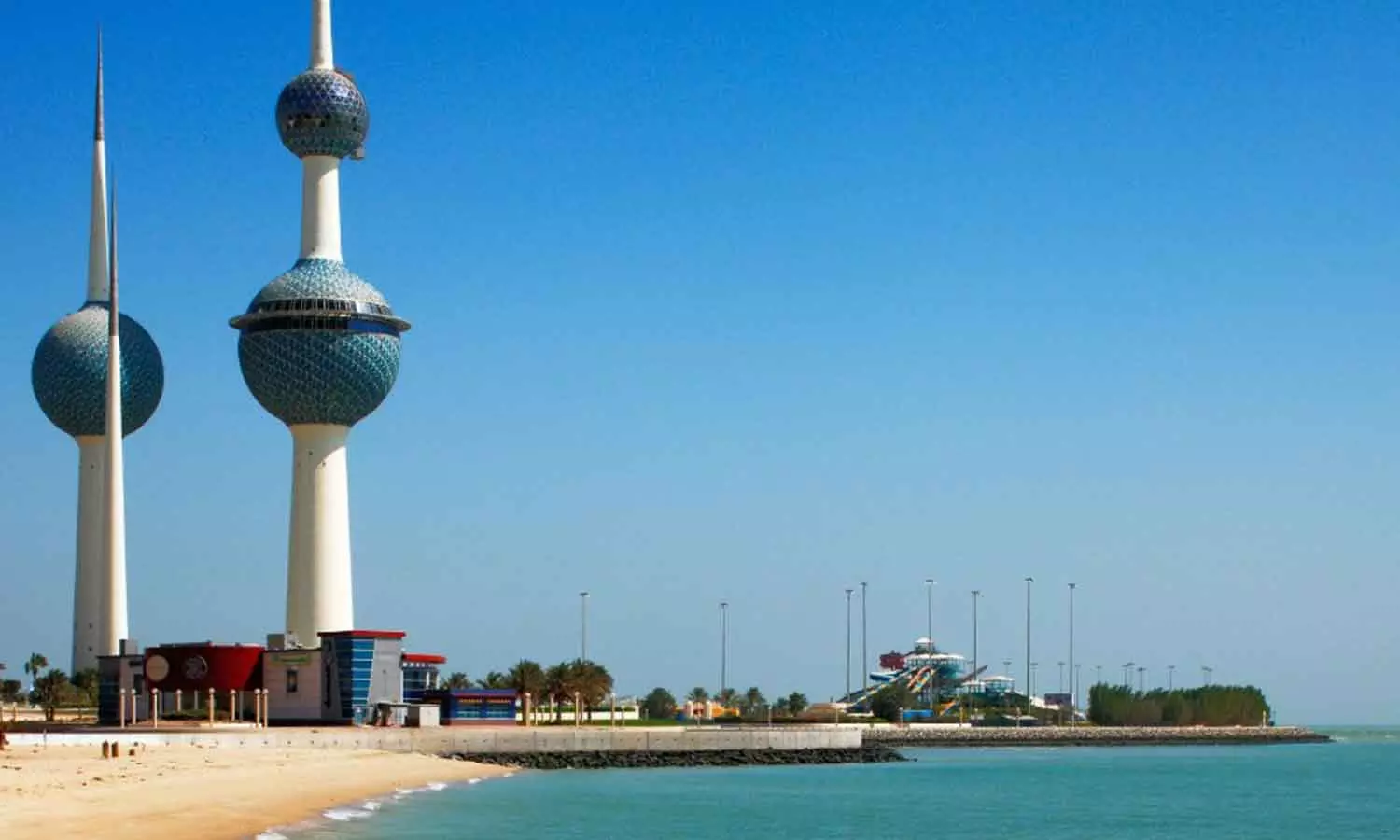 കുവൈത്തിൽ വിദേശ രാജ്യങ്ങളുടെ പതാകകൾ പ്രദർശിപ്പിക്കുന്നതിന് വിലക്ക്; ലംഘിച്ചാൽ തടവും പിഴയും ശിക്ഷ കുവൈത്തിൽ വിദേശ രാജ്യങ്ങളുടെ പതാകകൾ പ്രദർശിപ്പിക്കുന്നതിന് വിലക്ക്; ലംഘിച്ചാൽ തടവും പിഴയും ശിക്ഷ