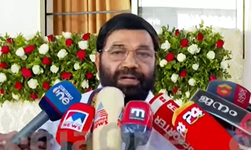 ചരക്കുകപ്പൽ തീപിടിത്തം; 50 കണ്ടെയ്‌നറുകൾ കടലിൽ വീണതായി മന്ത്രി വി.എൻ വാസവൻ