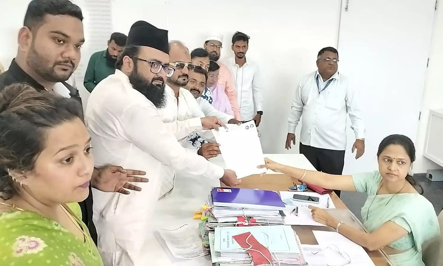 ബലിപെരുന്നാൾ ദിനത്തിൽ പബ്ലിക് പാർക്കുകൾ അടച്ചുപൂട്ടി പൂനെ മുനിസിപ്പാലിറ്റി; പ്രതിഷേധവുമായി മുസ്ലിം നേതാക്കൾ ബലിപെരുന്നാൾ ദിനത്തിൽ പബ്ലിക് പാർക്കുകൾ അടച്ചുപൂട്ടി പൂനെ മുനിസിപ്പാലിറ്റി; പ്രതിഷേധവുമായി മുസ്ലിം നേതാക്കൾ