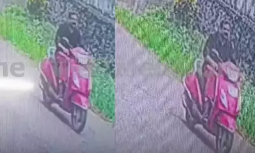 കോട്ടയം കോട്ടമുറിയിൽ വീട്ടുമുറ്റത്ത് നിന്ന വയോധികയുടെ മാല പൊട്ടിച്ച പ്രതി പിടിയിൽ കോട്ടയം കോട്ടമുറിയിൽ വീട്ടുമുറ്റത്ത് നിന്ന വയോധികയുടെ മാല പൊട്ടിച്ച പ്രതി പിടിയിൽ