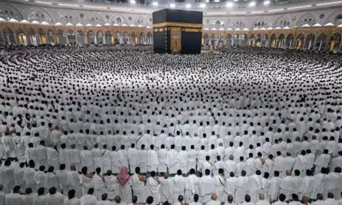 മസ്ജിദുൽ ഹറാമിൽ തിരക്ക് വർദ്ധിച്ചു