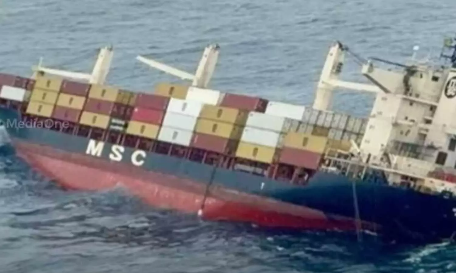 കൊച്ചി കപ്പൽ അപകടം; പൊതുതാൽപര്യ ഹരജി ഹൈക്കോടതി ഇന്ന് പരിഗണിക്കും