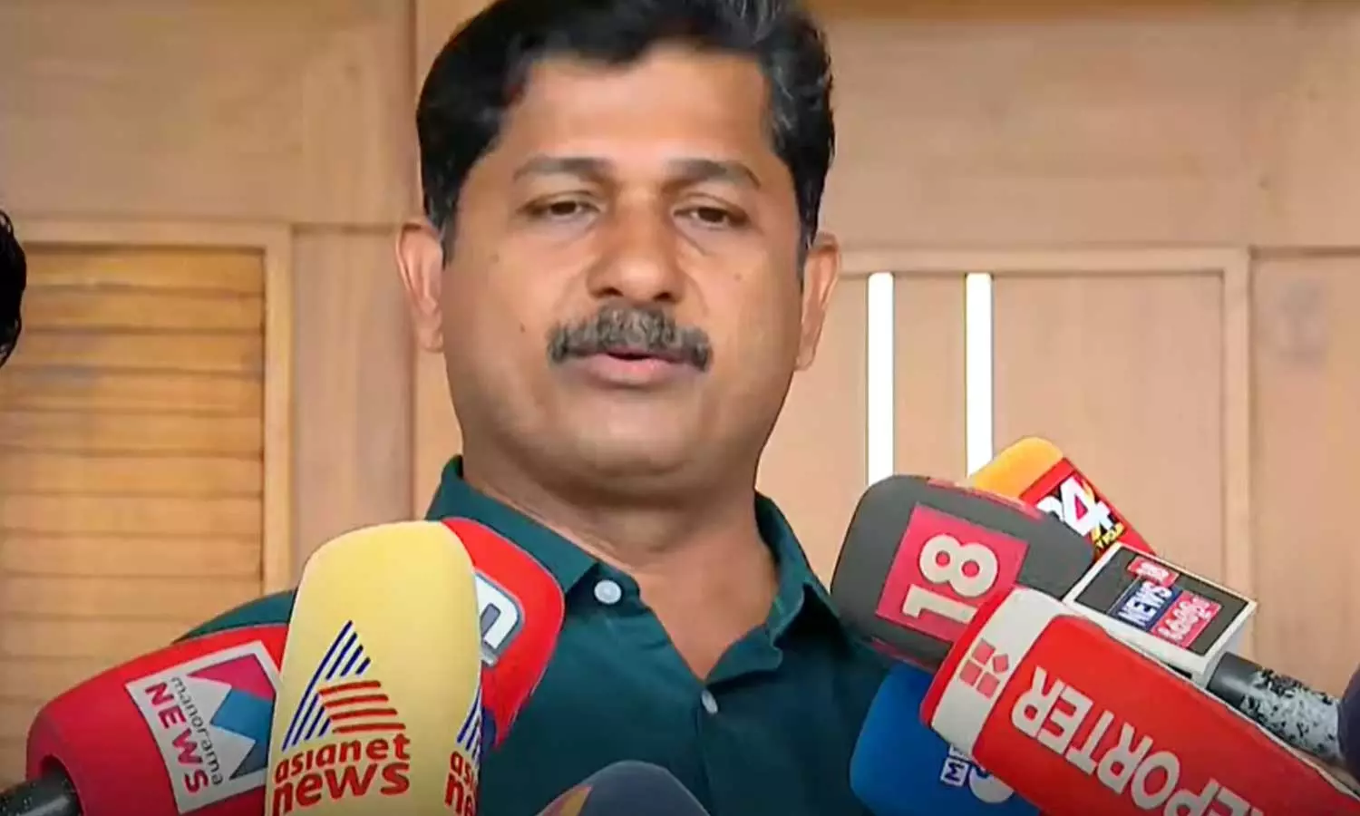 എല്‍ഡിഎഫിന് പിന്തുണ പ്രഖ്യാപിക്കുന്ന വനിതകള്‍ക്കെതിരെ അസഭ്യവര്‍ഷം നടക്കുന്നു; ഹീനമായ പ്രചാരണ ശൈലികള്‍ കോണ്‍ഗ്രസ് ഉപേക്ഷിക്കണം: എം.സ്വരാജ്