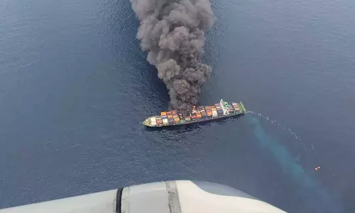 വാൻഹായ് കപ്പലിലെ ഇന്ധന ടാങ്കുകൾക്ക് ചുറ്റും താപവർധനവ്; മുന്നറിയിപ്പ്  നൽകി ഡയറക്ടർ ജനറൽ ഓഫ് ഷിപ്പിങ്