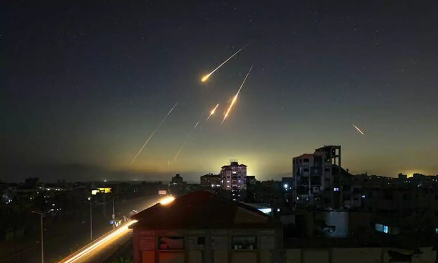 ഇസ്രായേലിനെ സഹായിച്ചാൽ ആക്രമിക്കും; യുഎസ്, ബ്രിട്ടൻ, ഫ്രാൻസ് എന്നീ രാജ്യങ്ങൾക്ക് ഇറാന്റെ മുന്നറിയിപ്പ് ഇസ്രായേലിനെ സഹായിച്ചാൽ ആക്രമിക്കും; യുഎസ്, ബ്രിട്ടൻ, ഫ്രാൻസ് എന്നീ രാജ്യങ്ങൾക്ക് ഇറാന്റെ മുന്നറിയിപ്പ്