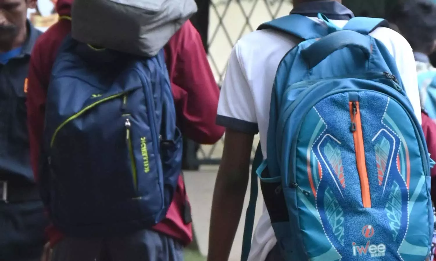 വിദ്യാർഥികളെ ക്ലാസില്‍ പൂട്ടിയിട്ട് ഏത്തം ഇടീച്ചു; തിരു. കോട്ടൺഹിൽ സ്കൂളിലെ അധ്യാപികയ്ക്ക് കാരണം കാണിക്കൽ നോട്ടീസ്