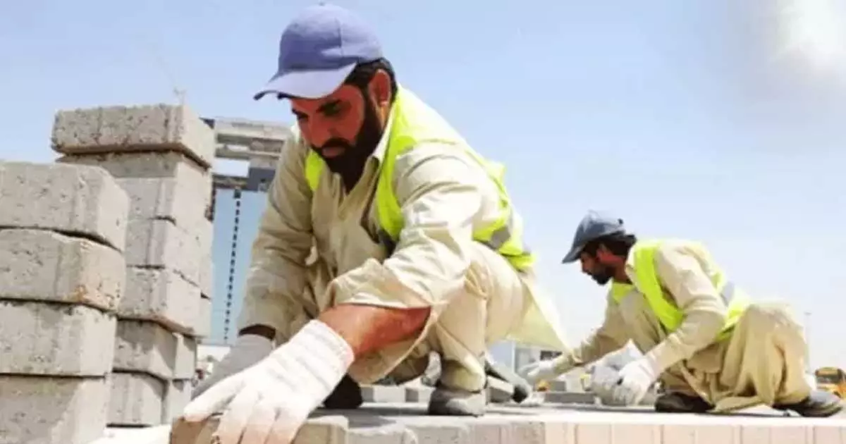 സൗദിയില് ഉച്ചവിശ്രമ നിയമം പ്രാബല്യത്തിലായി സൗദിയില് ഉച്ചവിശ്രമ നിയമം പ്രാബല്യത്തിലായി