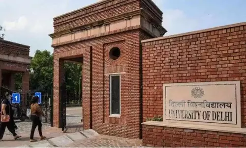 ഡൽഹി സർവകലാശാലയിൽ സംസ്‌കൃത കോഴ്‌സിൽ മനുസ്മൃതി; വിവാദത്തെ തുടർന്ന് ഒഴിവാക്കി