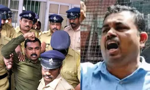 നോവലിന് പ്രസിദ്ധീകരണാനുമതിയില്ല: മാവോയിസ്റ്റ് രൂപേഷ് വീണ്ടും നിരാഹാര സമരത്തിന്, മരണത്തിലേക്ക് തള്ളി വിടരുതെന്ന് ഭാര്യ ഷൈന നോവലിന് പ്രസിദ്ധീകരണാനുമതിയില്ല: മാവോയിസ്റ്റ് രൂപേഷ് വീണ്ടും നിരാഹാര സമരത്തിന്, മരണത്തിലേക്ക് തള്ളി വിടരുതെന്ന് ഭാര്യ ഷൈന