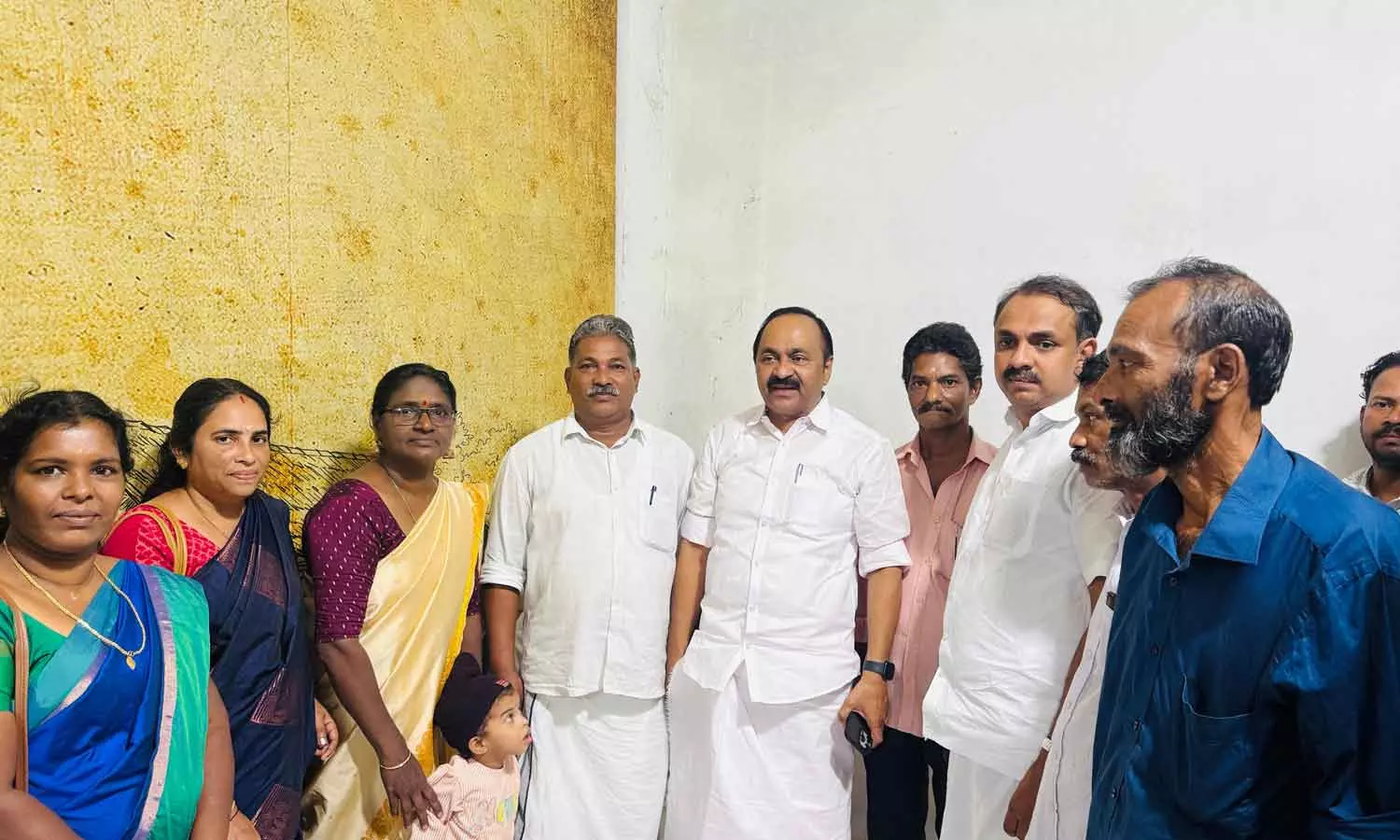 നിലമ്പൂരില് വിശ്വകര്മ്മ മഹാസഭയുടെ പിന്തുണ യുഡിഎഫിന് നിലമ്പൂരില് വിശ്വകര്മ്മ മഹാസഭയുടെ പിന്തുണ യുഡിഎഫിന്