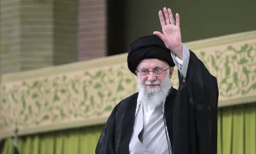 ഇറാൻ സുപ്രിം ലീഡർ ആയത്തുല്ല അലി ഖാംനഈയെ വധിക്കാനുള്ള ഇസ്രായേൽ പദ്ധതി ട്രംപ് വീറ്റോ ചെയ്തതായി റിപോർട്ട് ഇറാൻ സുപ്രിം ലീഡർ ആയത്തുല്ല അലി ഖാംനഈയെ വധിക്കാനുള്ള ഇസ്രായേൽ പദ്ധതി ട്രംപ് വീറ്റോ ചെയ്തതായി റിപോർട്ട്