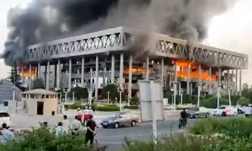 ഇറാൻ റേഡിയോ, ടെലിവിഷൻ  കേന്ദ്രത്തിന് നേരെ ഇസ്രായേൽ ആക്രമണം; സ്‌റ്റേറ്റ് ടിവിയുടെ  പ്രവർത്തനം തടസപ്പെട്ടു