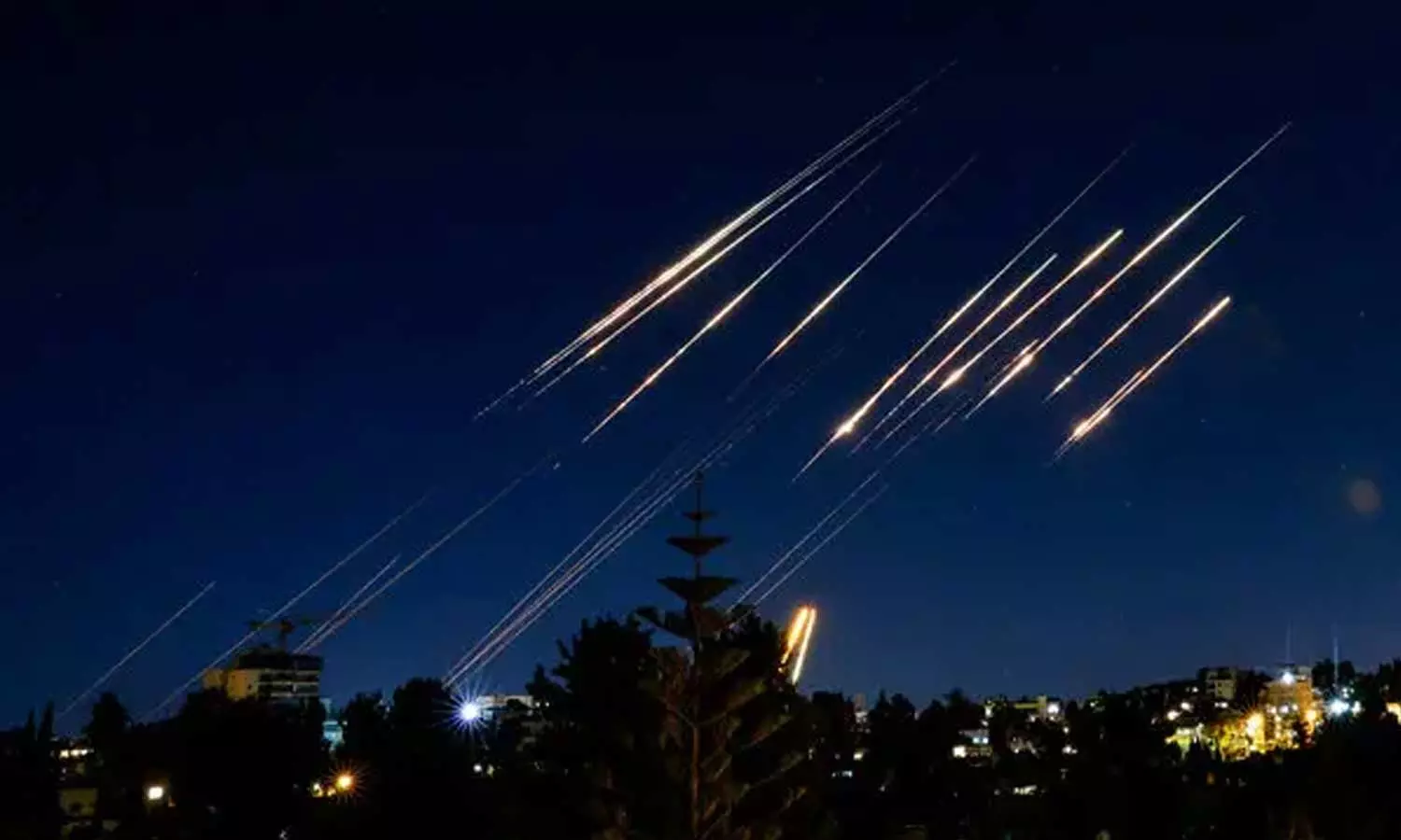 ബാലിസ്റ്റിക് മിസൈൽ; ഇറാന്റെ വജ്രായുധം ബാലിസ്റ്റിക് മിസൈൽ; ഇറാന്റെ വജ്രായുധം