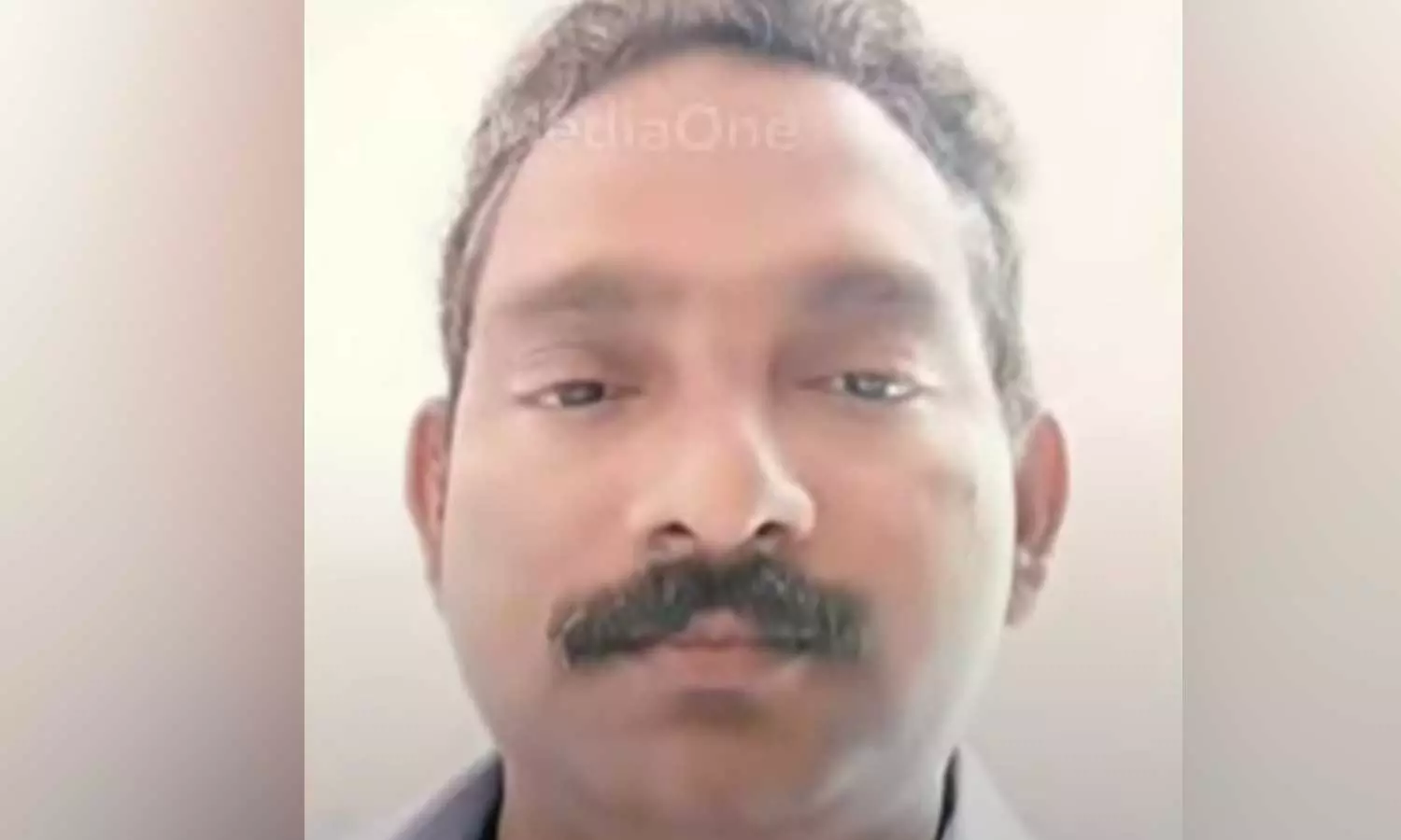 വിമാനാപകടത്തിൽ മരിച്ച രഞ്ജിതയെ അപമാനിച്ച സംഭവം; താലൂക്ക് ഓഫീസ് ഉദ്യോഗസ്ഥനെതിരെ കടുത്ത ശിക്ഷാ നടപടിക്ക് നിര്ദേശം നല്കി റവന്യൂ മന്ത്രി വിമാനാപകടത്തിൽ മരിച്ച രഞ്ജിതയെ അപമാനിച്ച സംഭവം; താലൂക്ക് ഓഫീസ് ഉദ്യോഗസ്ഥനെതിരെ കടുത്ത ശിക്ഷാ നടപടിക്ക് നിര്ദേശം നല്കി റവന്യൂ മന്ത്രി