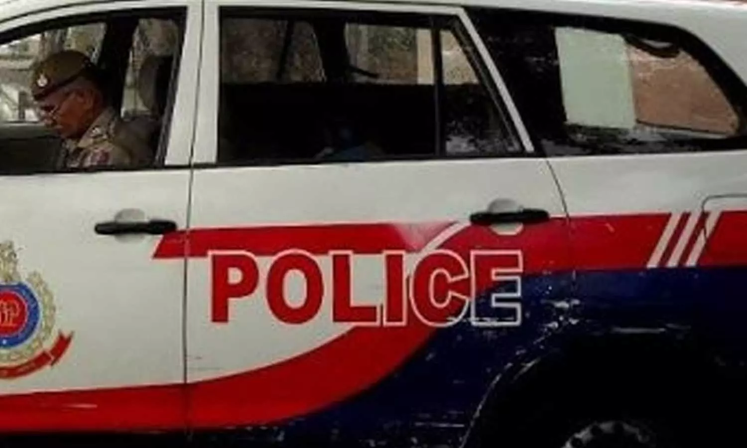 വായ്പ തിരിച്ചടച്ചില്ല, കുട്ടികളുടെ മുന്നിലൂടെ യുവതിയെ വലിച്ചിഴച്ച് മരത്തിൽ കെട്ടിയിട്ട് മർദിച്ചു; സംഭവം ആന്ധ്രാ മുഖ്യമന്ത്രിയുടെ മണ്ഡലത്തില് വായ്പ തിരിച്ചടച്ചില്ല, കുട്ടികളുടെ മുന്നിലൂടെ യുവതിയെ വലിച്ചിഴച്ച് മരത്തിൽ കെട്ടിയിട്ട് മർദിച്ചു; സംഭവം ആന്ധ്രാ മുഖ്യമന്ത്രിയുടെ മണ്ഡലത്തില്