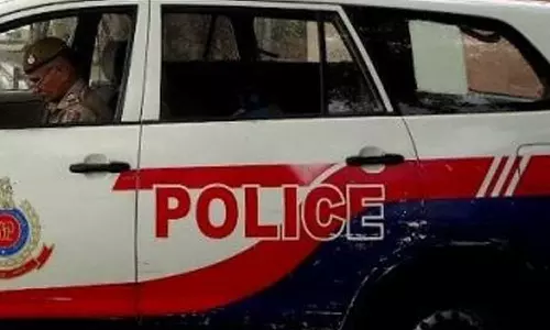 വായ്പ തിരിച്ചടച്ചില്ല, കുട്ടികളുടെ മുന്നിലൂടെ യുവതിയെ വലിച്ചിഴച്ച് മരത്തിൽ കെട്ടിയിട്ട് മർദിച്ചു; സംഭവം ആന്ധ്രാ മുഖ്യമന്ത്രിയുടെ മണ്ഡലത്തില്‍