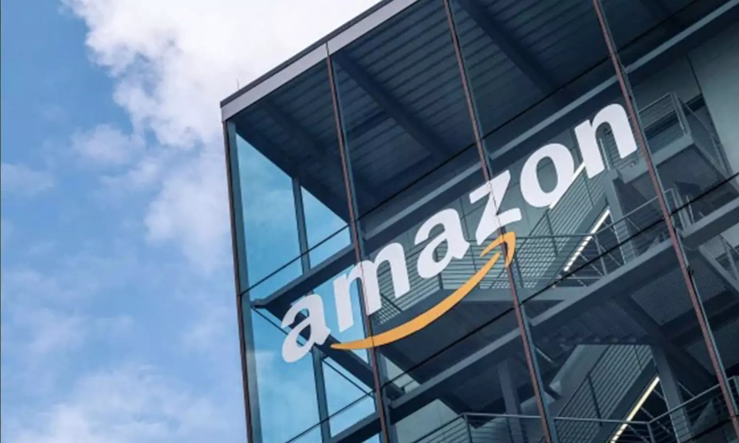 Amazon CEO Says AI Will Shrink Company’s Workforce