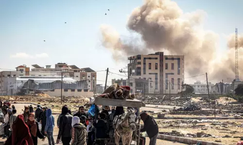 ഗസ്സയില്‍ ഭക്ഷണം വാങ്ങാൻ വരി നിന്നവർക്ക് നേരെ വീണ്ടും ഇസ്രായേൽ ക്രൂരത; വെടിവെപ്പിൽ കൊല്ലപ്പെട്ടത് 59 പേർ, 221 പേർക്ക് പരിക്ക്