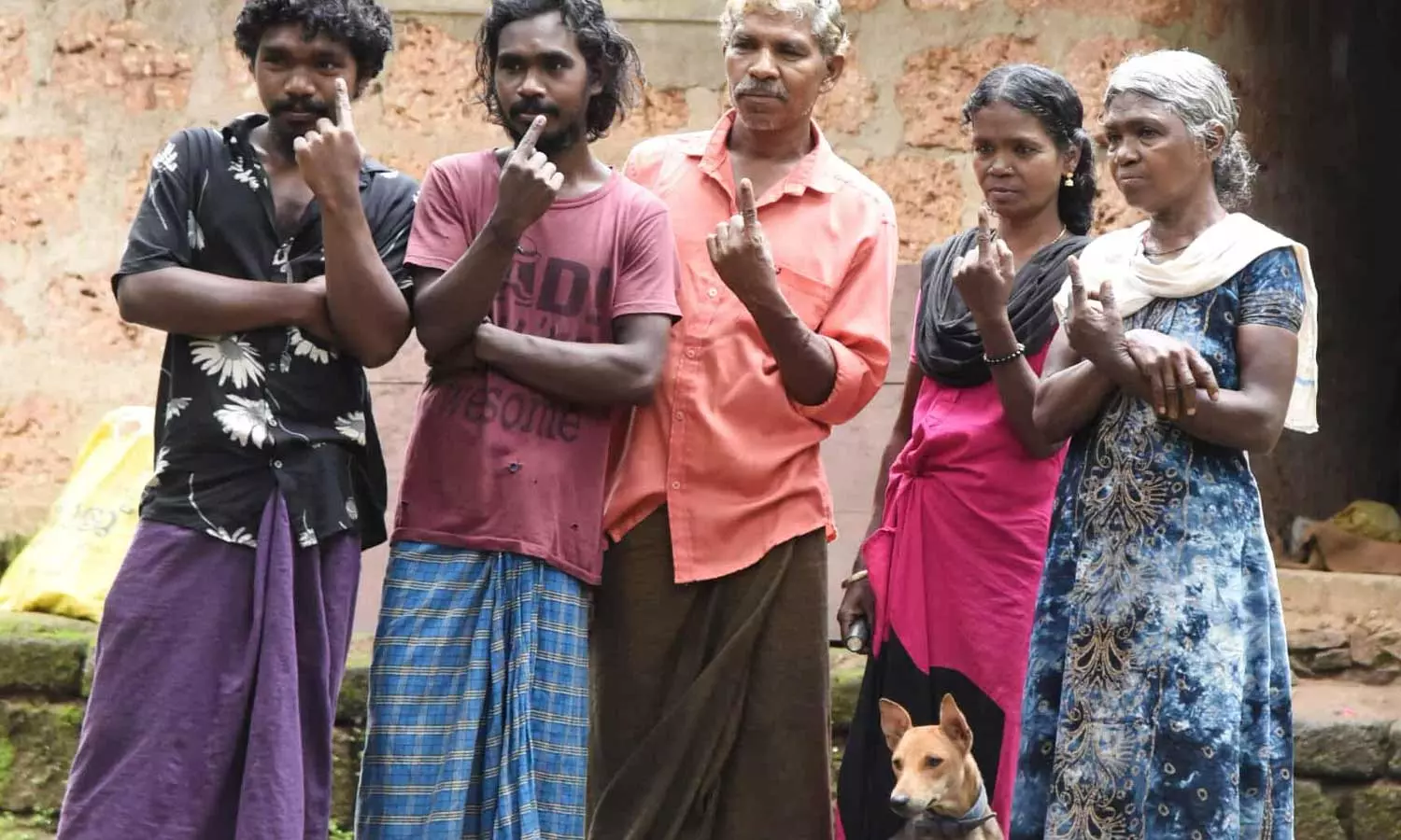 നിലമ്പൂർ ഉപതെരഞ്ഞെടുപ്പ്: പോളിങ് 42.01 ശതമാനം നിലമ്പൂർ ഉപതെരഞ്ഞെടുപ്പ്: പോളിങ് 42.01 ശതമാനം