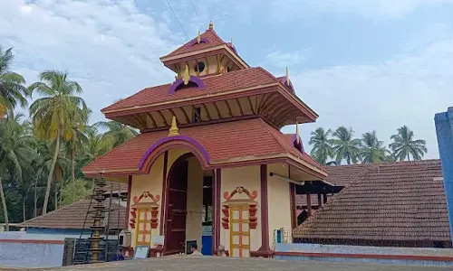 തൃശൂർ പഴയന്നൂർ ഭഗവതി ക്ഷേത്രത്തിലെ സ്വർണ കിരീടം കാണാതായി