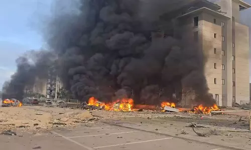 ഇറാൻ മിസൈൽ ആക്രമണം: ഇസ്രായേലിലെ മൈക്രോസോഫ്റ്റ് ഓഫീസിന് സമീപം വന്‍ തീപിടിത്തം