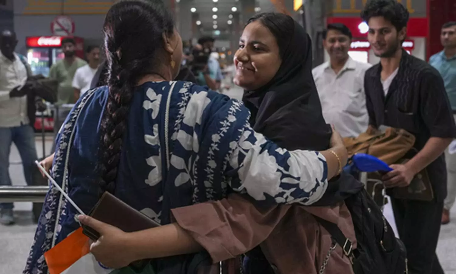 ഓപറേഷൻ സിന്ധു; ഇറാനിൽ നിന്നുള്ള മൂന്നാമത്തെ വിമാനവും ഇന്ത്യയിലെത്തി ഓപറേഷൻ സിന്ധു; ഇറാനിൽ നിന്നുള്ള മൂന്നാമത്തെ വിമാനവും ഇന്ത്യയിലെത്തി