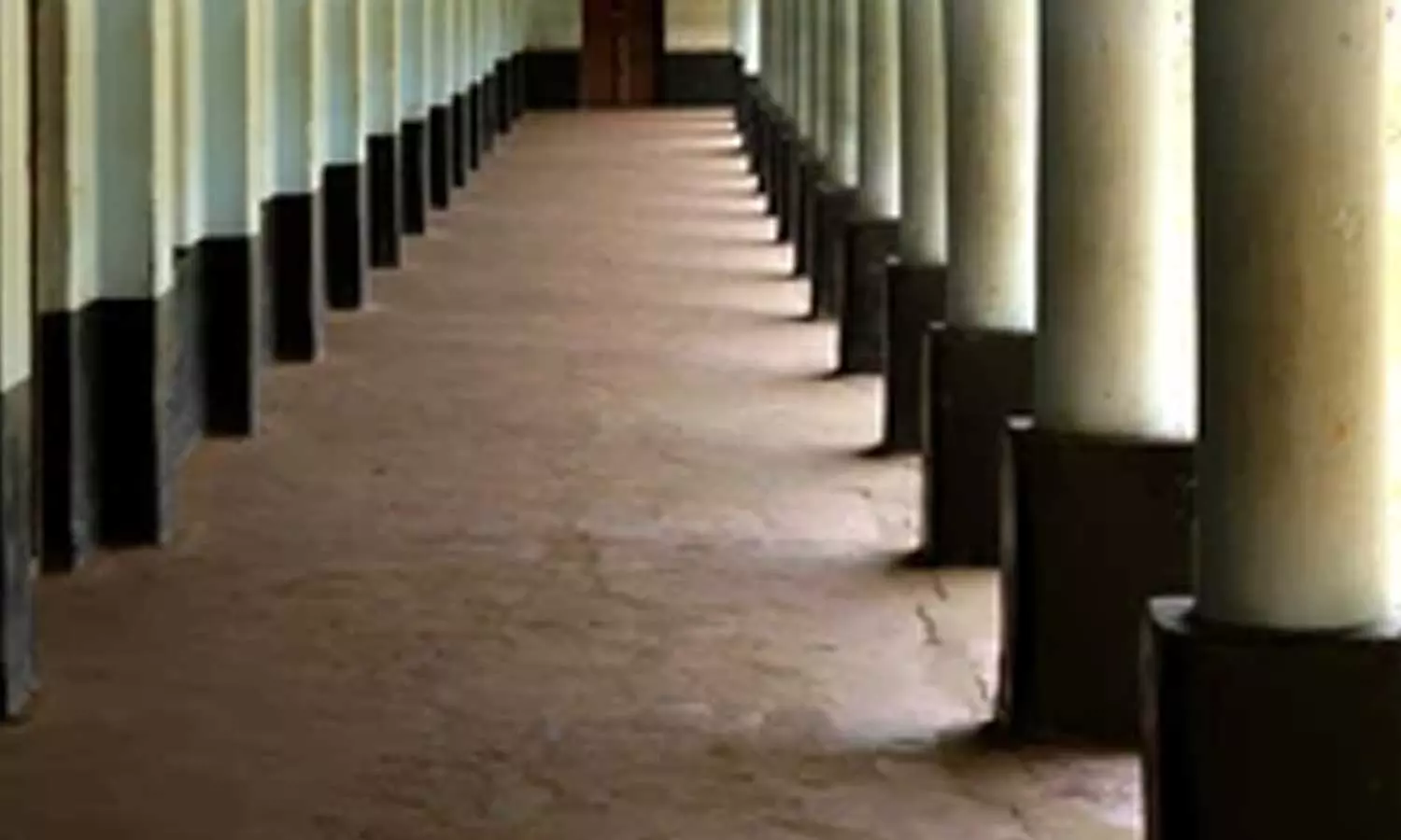 കാഞ്ഞങ്ങാട് യൂനിഫോം അഴിച്ച് കുട്ടികളെ ശുചിമുറിയിൽ നിർത്തിയതായി പരാതി കാഞ്ഞങ്ങാട് യൂനിഫോം അഴിച്ച് കുട്ടികളെ ശുചിമുറിയിൽ നിർത്തിയതായി പരാതി