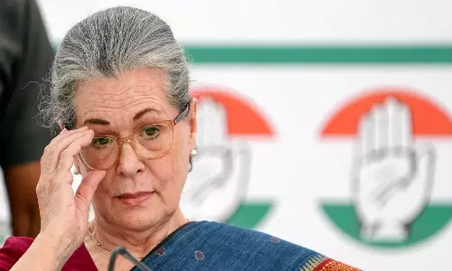 ശബ്ദം മാത്രമല്ല നഷ്ടപ്പെട്ടത്, മൂല്യങ്ങളും അടിയറവ് വെച്ചു- ഗസ്സ, ഇറാൻ വിഷയത്തിൽ കേന്ദ്രത്തിന്റെ മൗനത്തെ വിമർശിച്ച് സോണിയ ഗാന്ധി ശബ്ദം മാത്രമല്ല നഷ്ടപ്പെട്ടത്, മൂല്യങ്ങളും അടിയറവ് വെച്ചു- ഗസ്സ, ഇറാൻ വിഷയത്തിൽ കേന്ദ്രത്തിന്റെ മൗനത്തെ വിമർശിച്ച് സോണിയ ഗാന്ധി