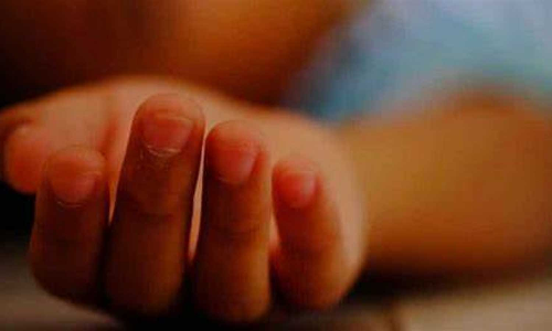 പിതാവ് വലിച്ചെറിഞ്ഞ ബീഡി തൊണ്ടയിൽ കുടുങ്ങി; പത്തുമാസം പ്രായമായ കുഞ്ഞിന് ദാരുണാന്ത്യം