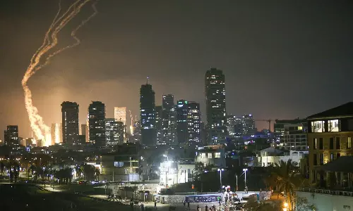 ഇസ്രായേൽ ആക്രമണങ്ങളിൽ 54 സ്ത്രീകളും കുട്ടികളും കൊല്ലപ്പെട്ടുവെന്ന് ഇറാൻ