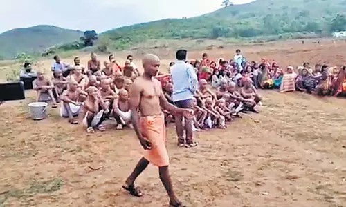 പെണ്‍കുട്ടി ജാതി മാറി വിവാഹം കഴിച്ചു; ആദിവാസി കുടുംബത്തിലെ 40 പുരുഷന്‍മാരുടെ തല മൊട്ടയടിപ്പിച്ചു