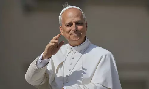 ഇറാൻ ഇസ്രായേൽ സംഘർഷത്തിനിടയിൽ ഗസ്സയിലെ കഷ്ടപ്പാടുകൾ മറക്കരുതെന്ന് പോപ്പ് ലിയോ ഇറാൻ ഇസ്രായേൽ സംഘർഷത്തിനിടയിൽ ഗസ്സയിലെ കഷ്ടപ്പാടുകൾ മറക്കരുതെന്ന് പോപ്പ് ലിയോ