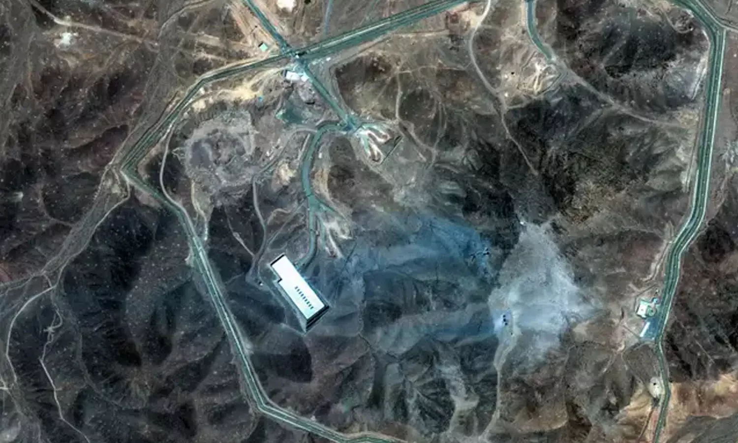 അമേരിക്കക്ക് പിന്നാലെ ഫോർദോ ആണവ കേന്ദ്രം ആക്രമിച്ച് ഇസ്രായേൽ അമേരിക്കക്ക് പിന്നാലെ ഫോർദോ ആണവ കേന്ദ്രം ആക്രമിച്ച് ഇസ്രായേൽ