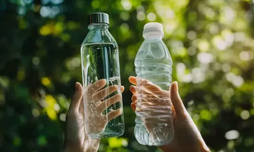 ഗ്ലാസ് കുപ്പികള്‍ സുരക്ഷിതമോ? പ്ലാസ്റ്റിക് കുപ്പികളേക്കാള്‍ കൂടുതല്‍ മൈക്രോപ്ലാസ്റ്റിക്കുകള്‍ ഗ്ലാസ് കുപ്പികളിലെന്ന് പഠനം