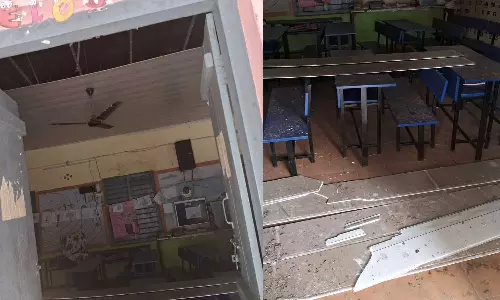 പാലക്കാട് കടുക്കാംക്കുന്നം സ്കൂളിലെ സീലിംഗ് പൊട്ടിവീണു പാലക്കാട് കടുക്കാംക്കുന്നം സ്കൂളിലെ സീലിംഗ് പൊട്ടിവീണു