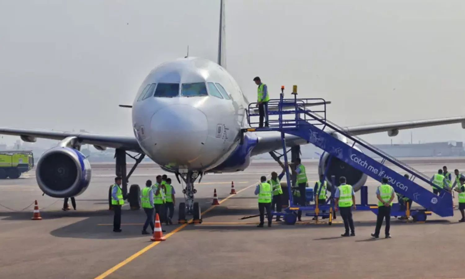 വിമാനം പറത്താന്‍ യോഗ്യതയില്ല, ചെരുപ്പ് തുന്നാന്‍ പോകൂ; ഇന്‍ഡിഗോയില്‍ പൈലറ്റിന് ജാതി അധിക്ഷേപം നേരിട്ടതായി പരാതി