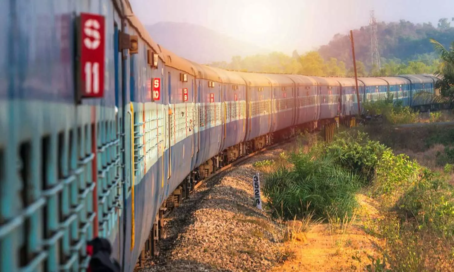 ഇനി ട്രെയിൻ യാത്രയ്ക്ക് ചെലവേറും; ജൂലൈ മുതൽ ടിക്കറ്റ്നിരക്ക് വര്‍ധിപ്പിക്കാനൊരുങ്ങി റെയിൽവെ