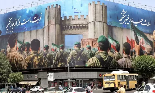 വെടിനിർത്തൽ പ്രഖ്യാപനത്തിന് പിന്നാലെ ഇറാനിൽ വിജയാഹ്ലാദ പ്രകടനം